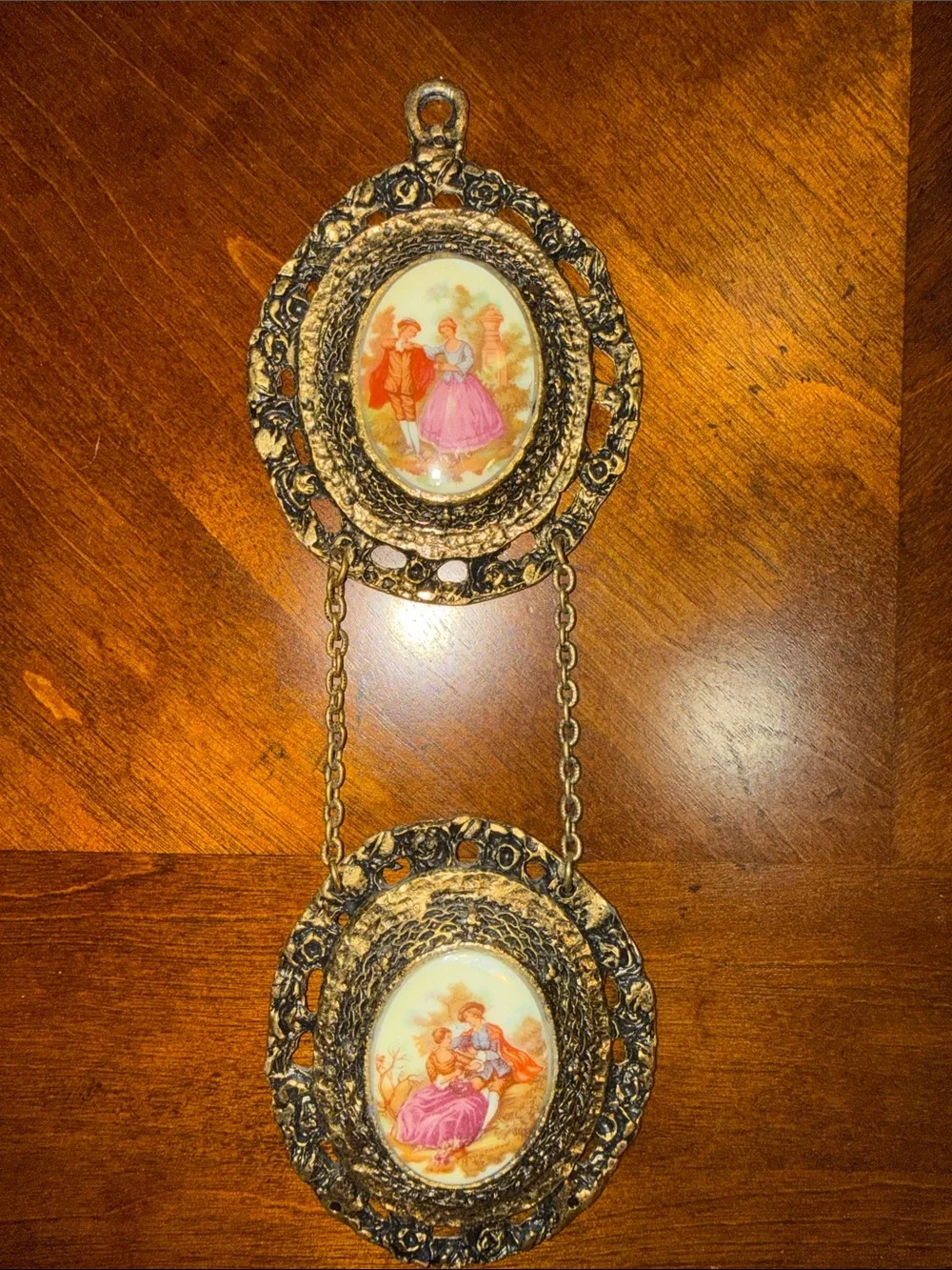 Antique-Style Gold Double Oval Double Porcelain Cameo